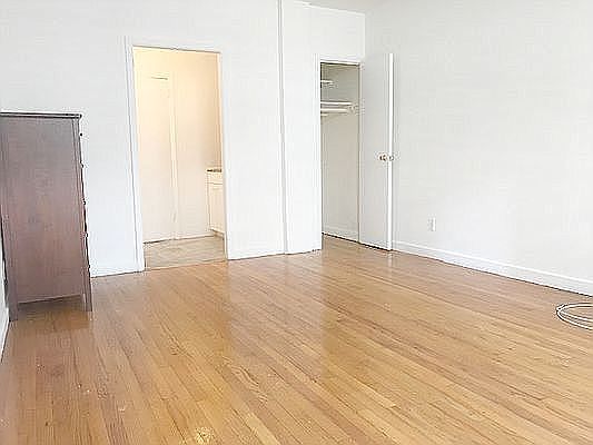 3rd image of 304 E 38th St #2D