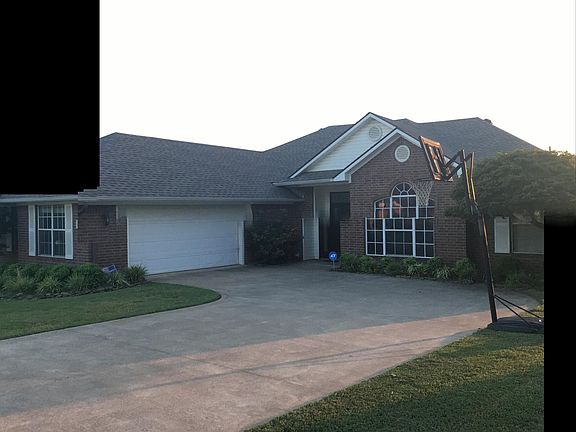 Front/SideView- side Entry Garage.