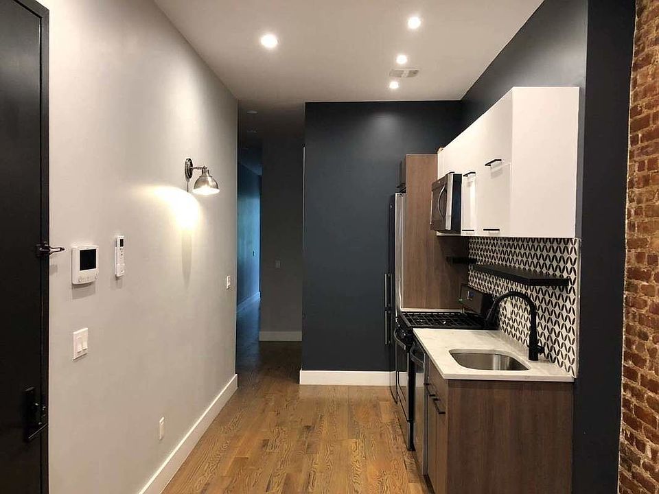 1st image of 365 Palmetto St APT 1R
