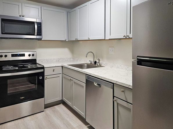 425 Waupelani Dr #319