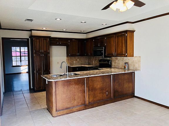 4th image of 13400 Briar Hollow Ln