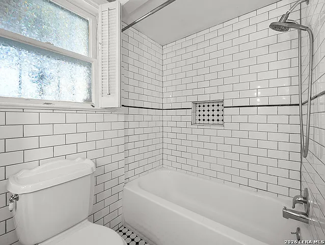 1627 Schley Ave — Photo 17