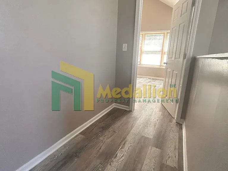 5954 S Maplewood Ave — Photo 22
