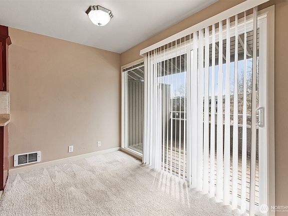5th image of 812 100th Avenue NE #202