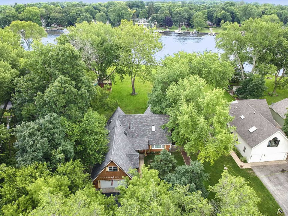 2512 Orchard Beach Rd, Mchenry, IL 60050 | Zillow