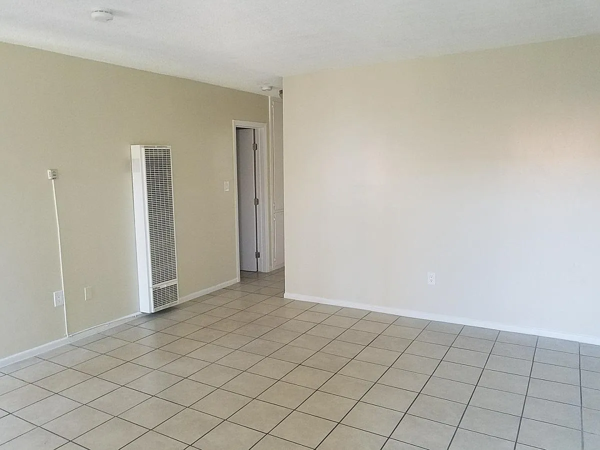 2 bed, 800 sqft, $1,875 — Photo 2