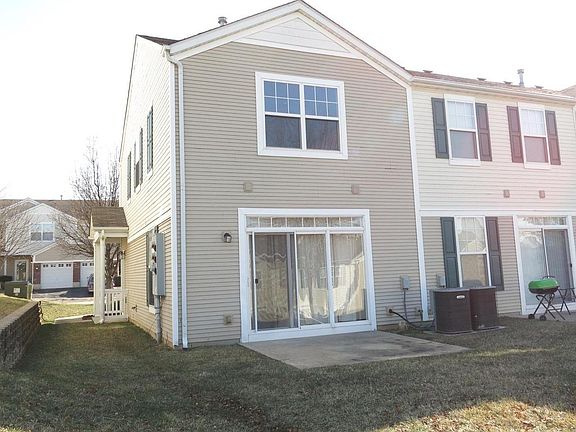 2nd image of 4842 Heritage Heights Cir #4842