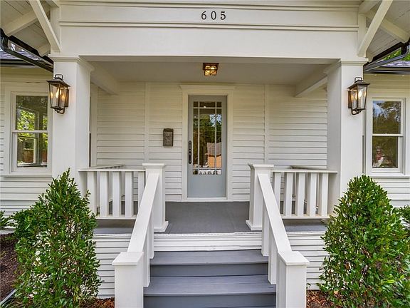 2nd image of 605 N Waddill St