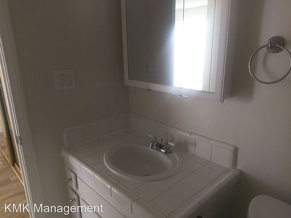 2nd image of 1730 S Barrington Ave APT 4