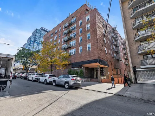 134-54 Maple Avenue #2S, Flushing, NY 11355