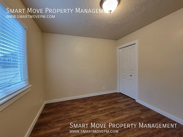 1236 E Pisa St — Photo 10