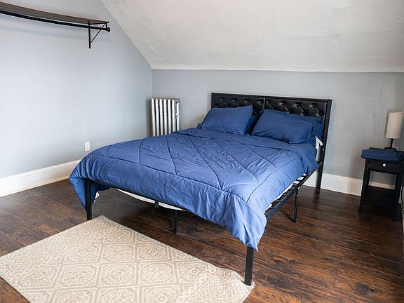 5th image of 38 Greenacre Sq #3