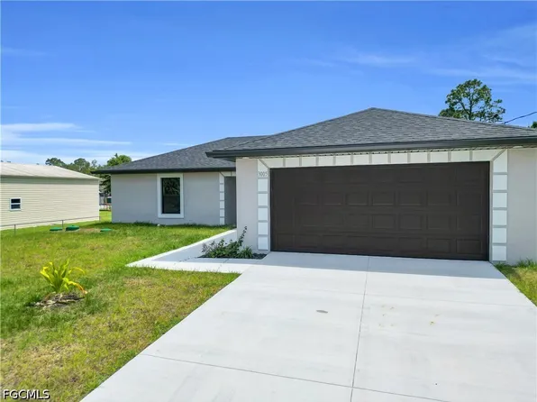 823 McKinley Ave, Lehigh Acres, FL 33972