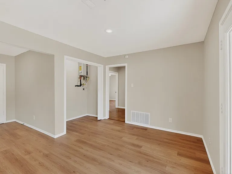 2506 Hillsboro Ave — Photo 9