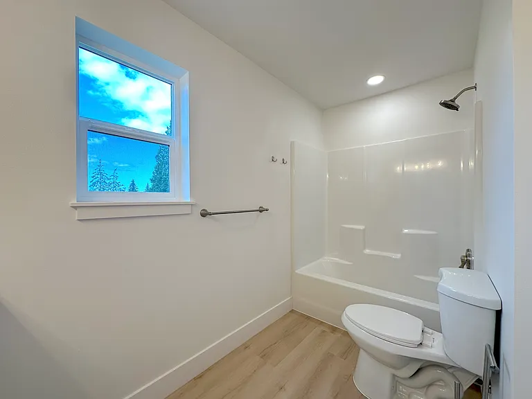 3021 Harold Dr SE — Photo 10