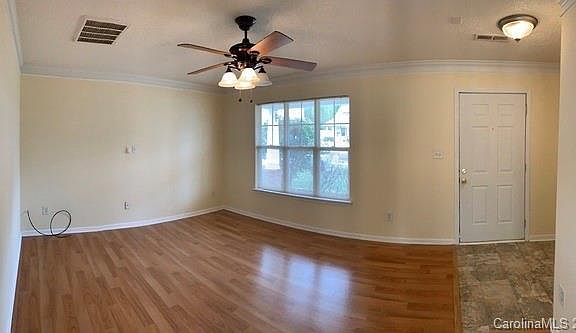 2nd image of 328 Amir Cres