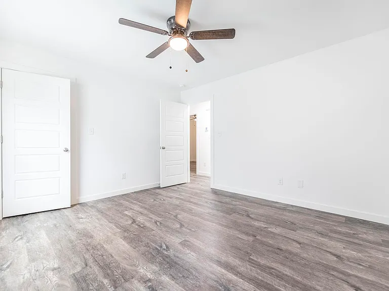 106 Leisure Pointe Cv — Photo 24