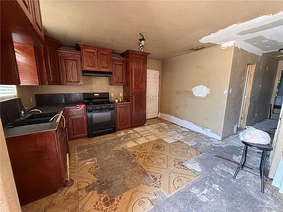 3rd image of 4417 Milagro Ave