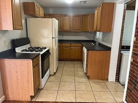 3rd image of 4212 Kimball Ave