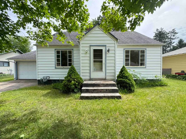 720 E Fulton St, Waupaca, WI 54981