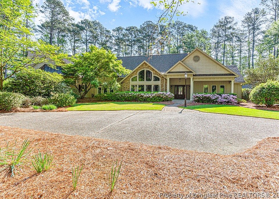 1st image of 2119 Woods End Dr
