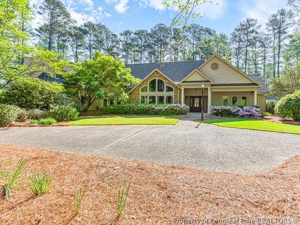 2119 Woods End Dr, Eastover, NC 28312