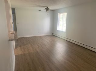 117 Gregory St APT 18, Aurora, IL 60504