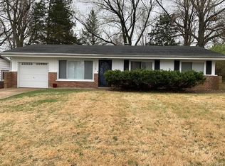 1238 Saint Cyr Rd, Saint Louis, MO 63137