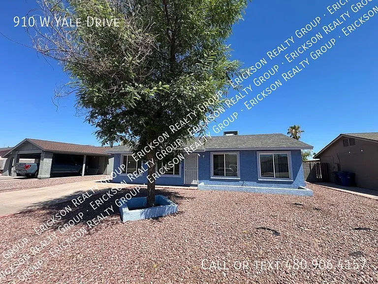 910 W Yale Dr — Photo 2