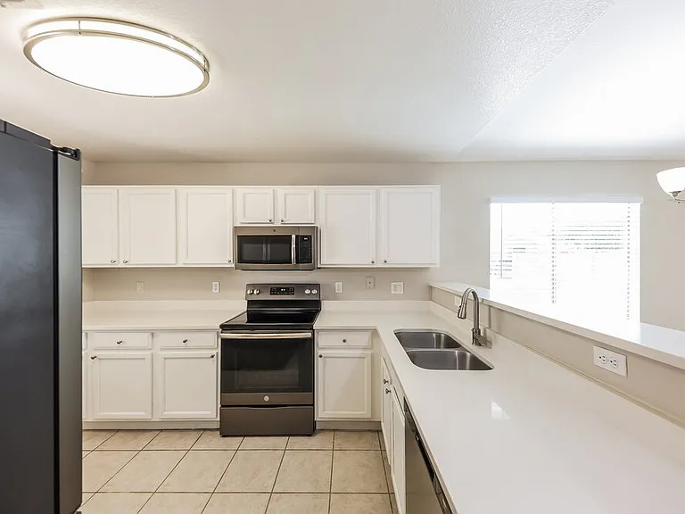 11335 W Crestbrook Dr — Photo 8
