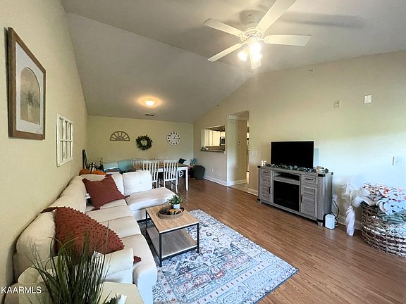 4th image of 3934 Cherokee Woods Way APT 401