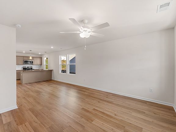 4th image of 7089 Wingate Dr