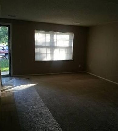 3rd image of 1309 NW Cardiff Dr