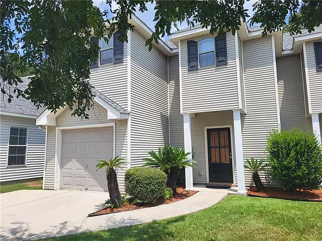 3 bed, 3.0 bath, 1600 sqft, $1,800 — Photo 2