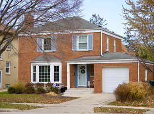 2523 Hastings Ave, Evanston, IL 60201