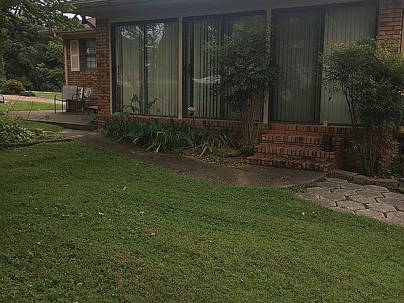 5th image of 103 Thomas Ct