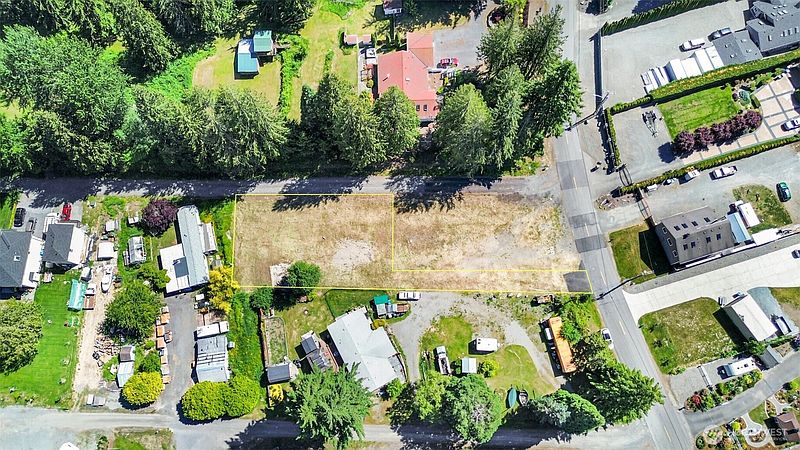 3rd image of 7013 VANDERMARK ROAD E