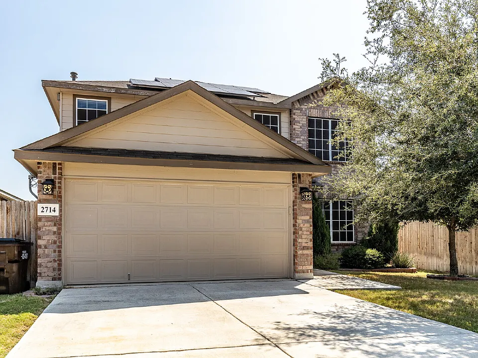 2714 Lake Horizon