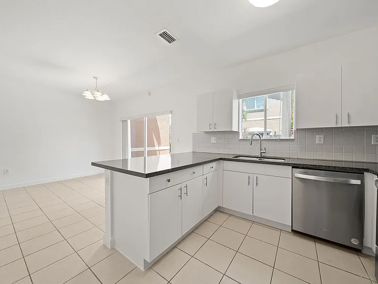 21459 SW 86th Pl — Photo 7