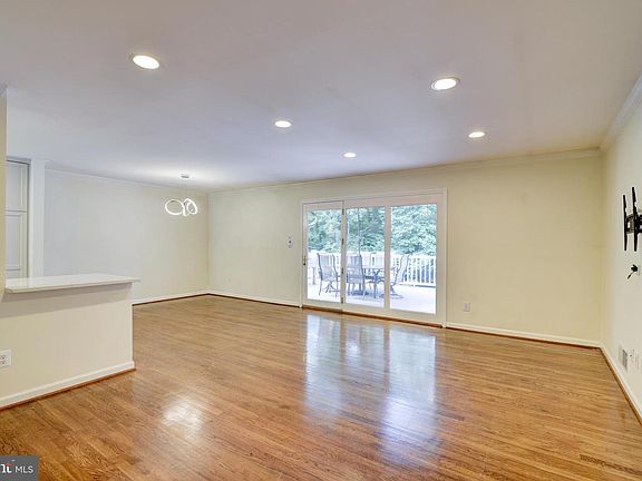 2nd image of 7222 Brookcrest Pl