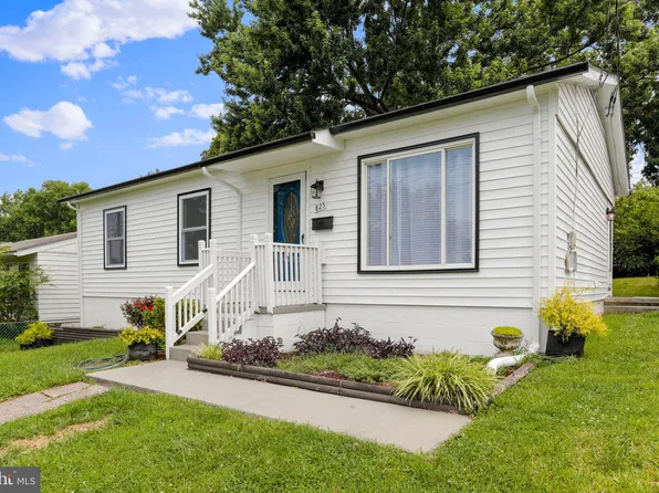 825 W 14th St, Front Royal, VA 22630