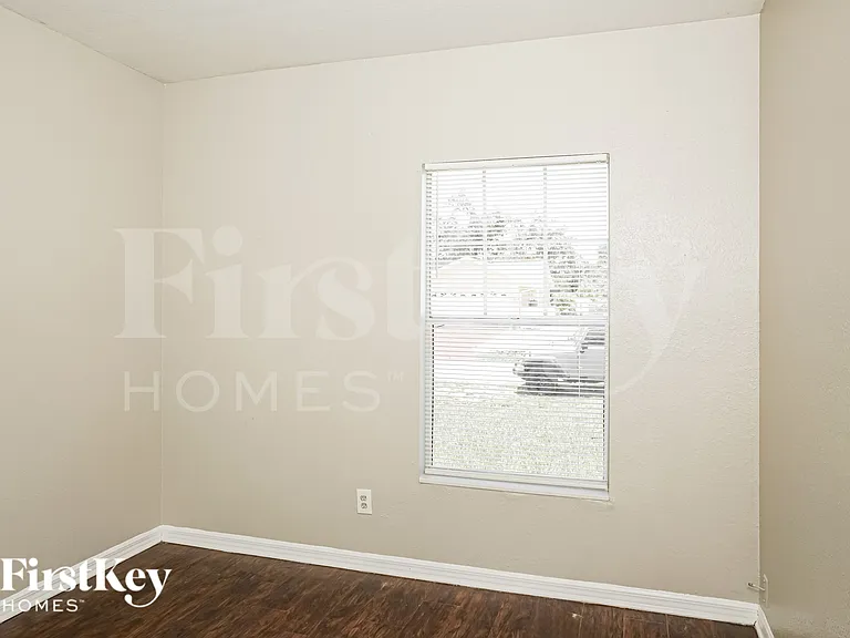 4743 Luther Ave — Photo 15