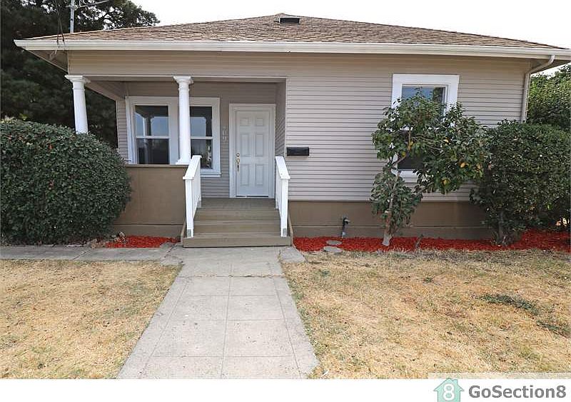 1st image of 409 W 12th St