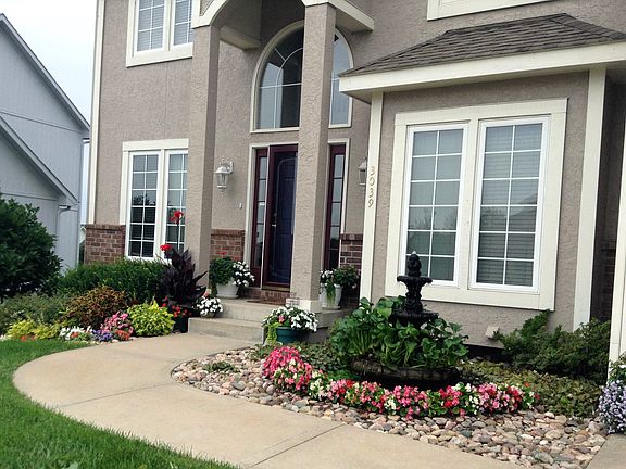 2nd image of 3039 SW Saddlewood Dr