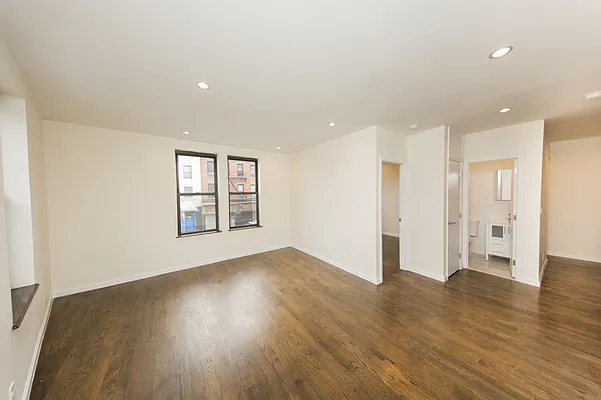 Rented by Jonis Realty | media 9