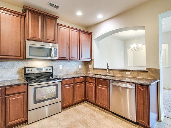 4th image of 6924 Carrington Ln
