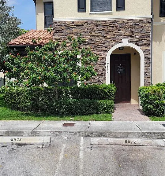 8872 W 35th Ct — Photo 2