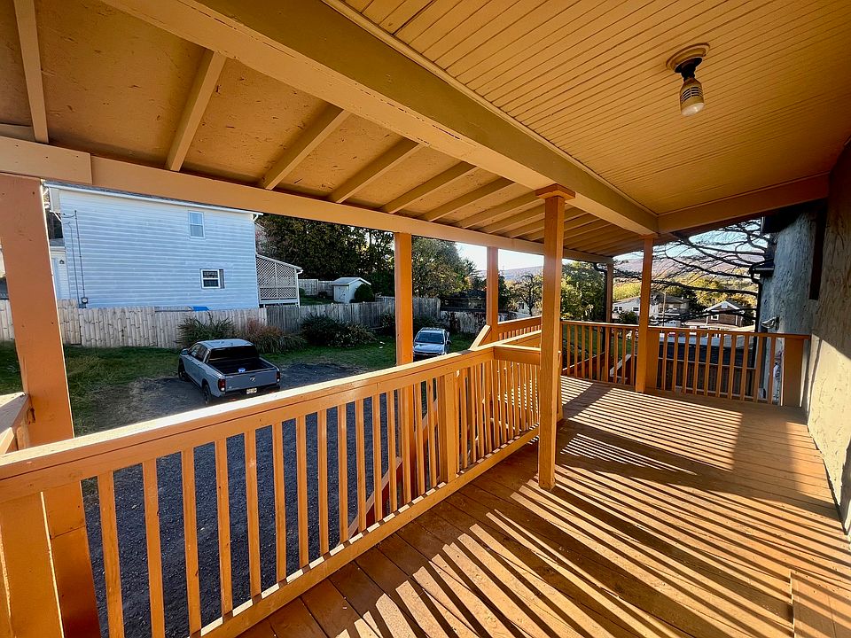1st image of 438 Ripple St APT 2