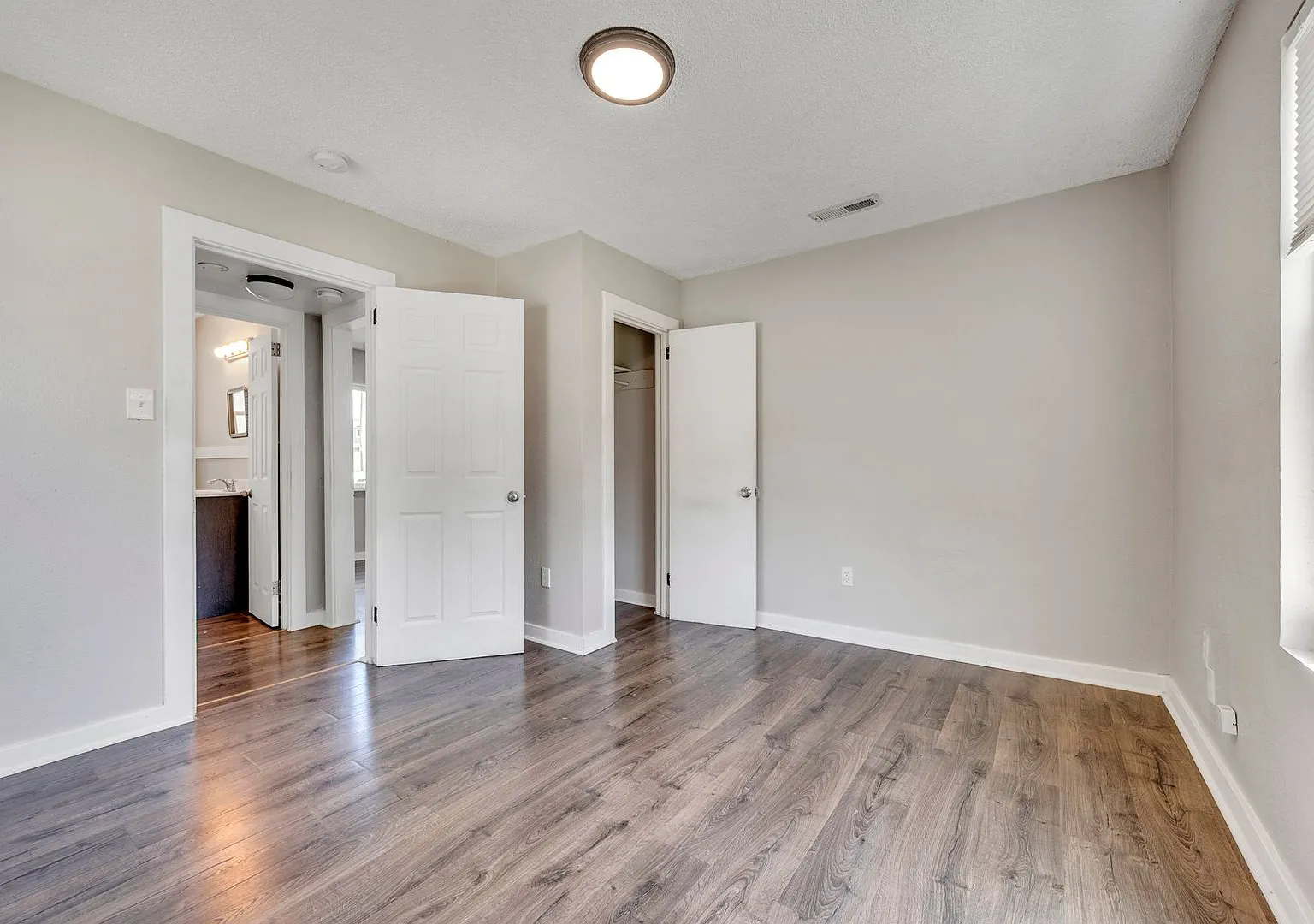 Fresh and Clean - 1 Bed 1 Bath Apartment - Monte Sano Bungalows — Photo 4