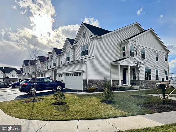 4th image of 39 Witter Cir